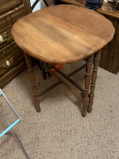 Oak drop-leaf gateleg table with turned legs