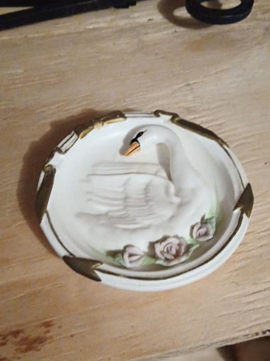 Porcelain swan-shaped trinket dish with hand-painted floral decoration. Lefton #3094