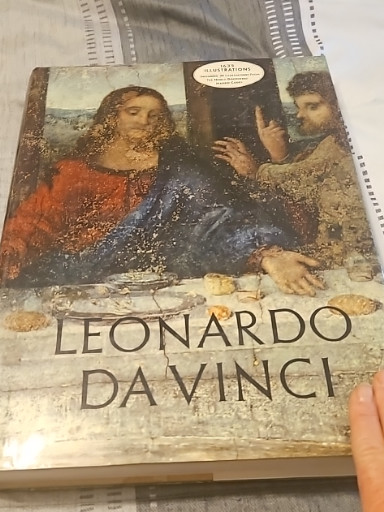 Hardcover art book titled 'Leonardo da Vinci' published by Artabras