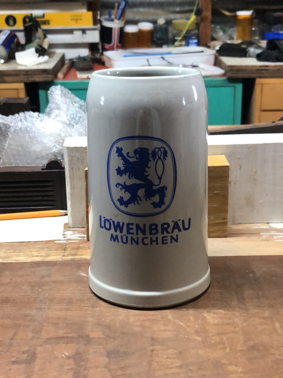 Ceramic beer stein with Löwenbräu München logo