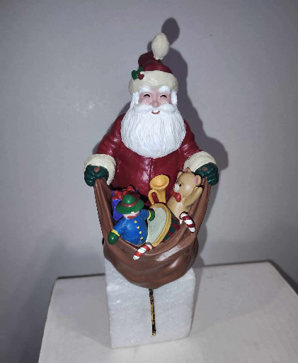 Resin Santa Claus stocking hanger by Hallmark