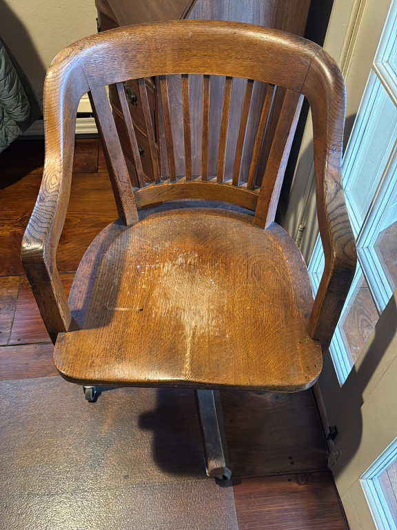 Oak swivel banker's chair, early 20th century