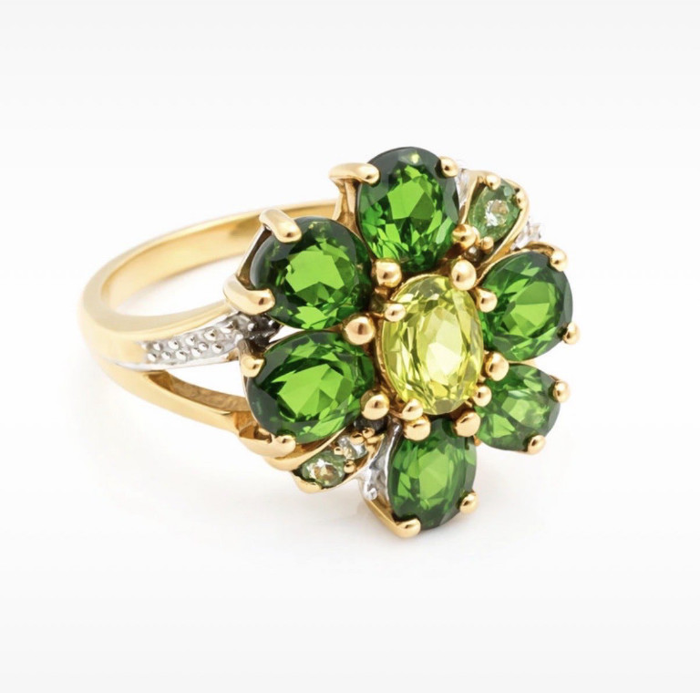 14-karätiger Gelbgold-Ring mit Peridot-Steinen in Blütenform