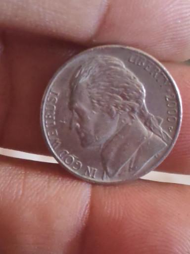 Moneda de cinco centavos Jefferson Nickel del año 2000 con marca de ceca 'D'