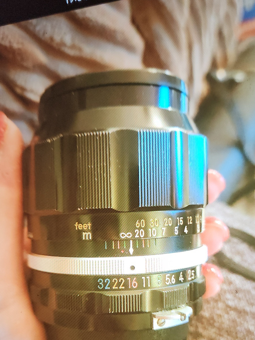 Nikon Nikkor-P Auto 105mm f/2.5 Telephoto Lens