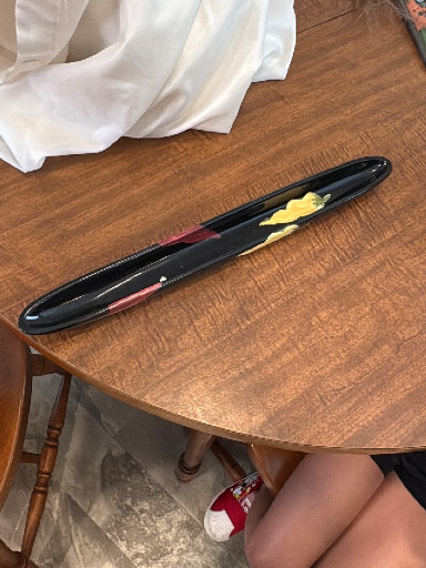Black lacquer fountain pen with gold floral decoration