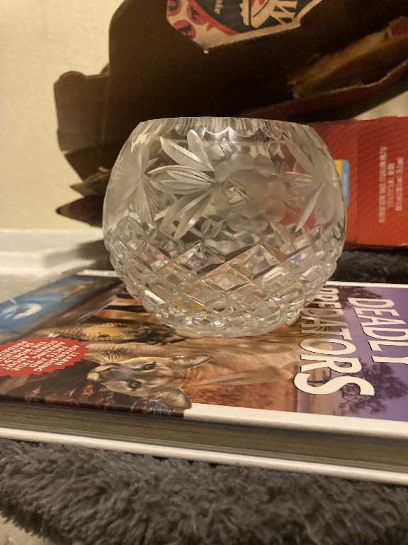 Hand-cut lead crystal rose bowl with pinwheel and floral motifs