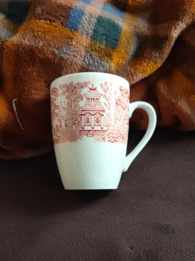 Ceramic mug with red willow pattern by Churchill England