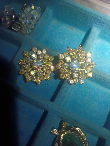 Vintage gold-tone cluster brooch with aurora borealis rhinestones