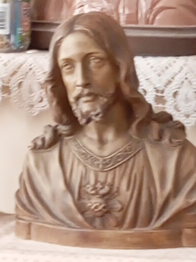 Terracotta sculptuur getiteld 'Jezus Christus met Heilig Hart' door G. Parentani