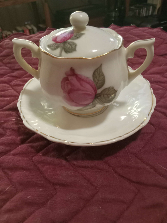Porcelain sugar bowl with pink rose design, made in Japan
