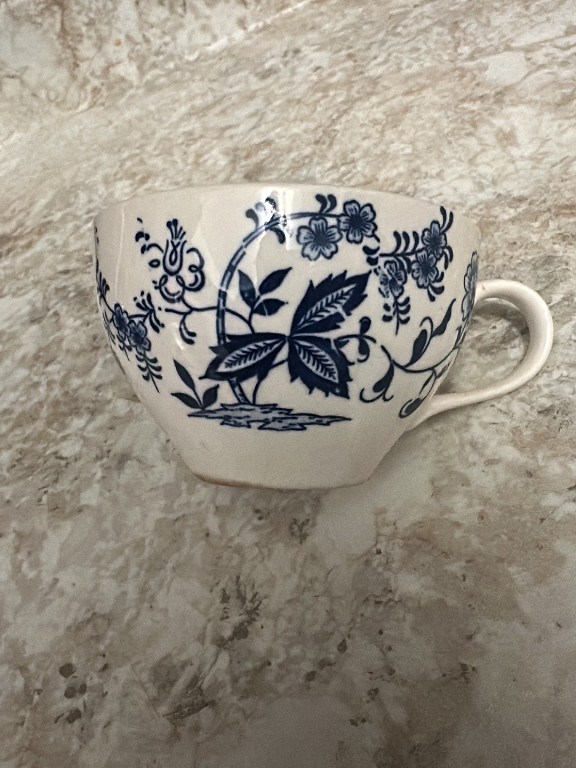 Porcelain teacup with 'Blue Onion' pattern