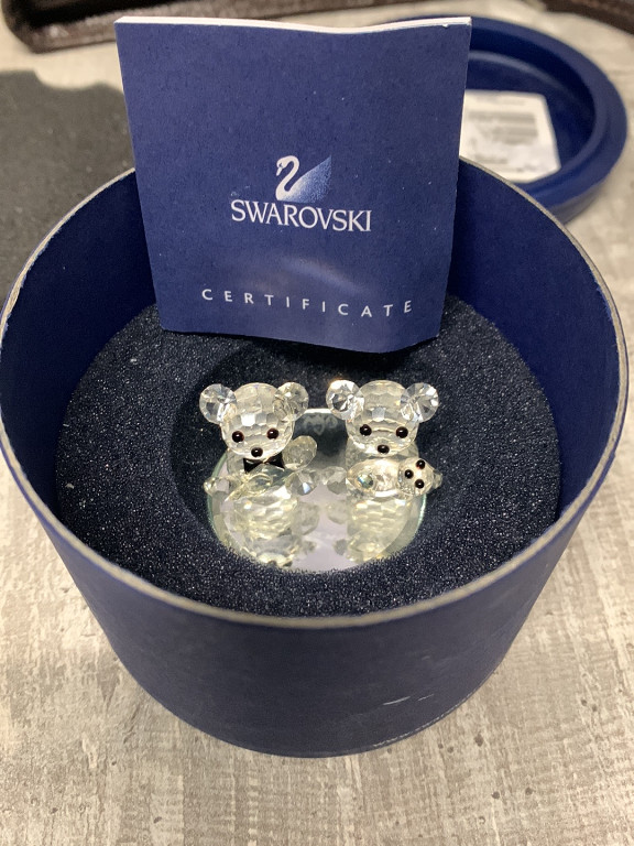 Figurine en cristal Swarovski représentant deux oursons