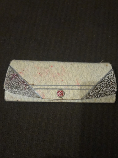 Vintage beaded and sequined evening clutch purse with decorative clasp