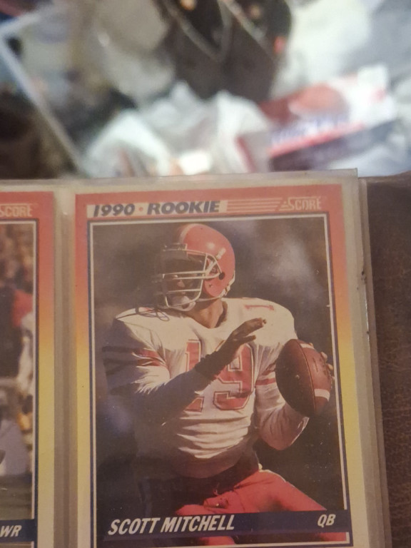 1990 Score football trading card featuring Scott Mitchell rookie card #651