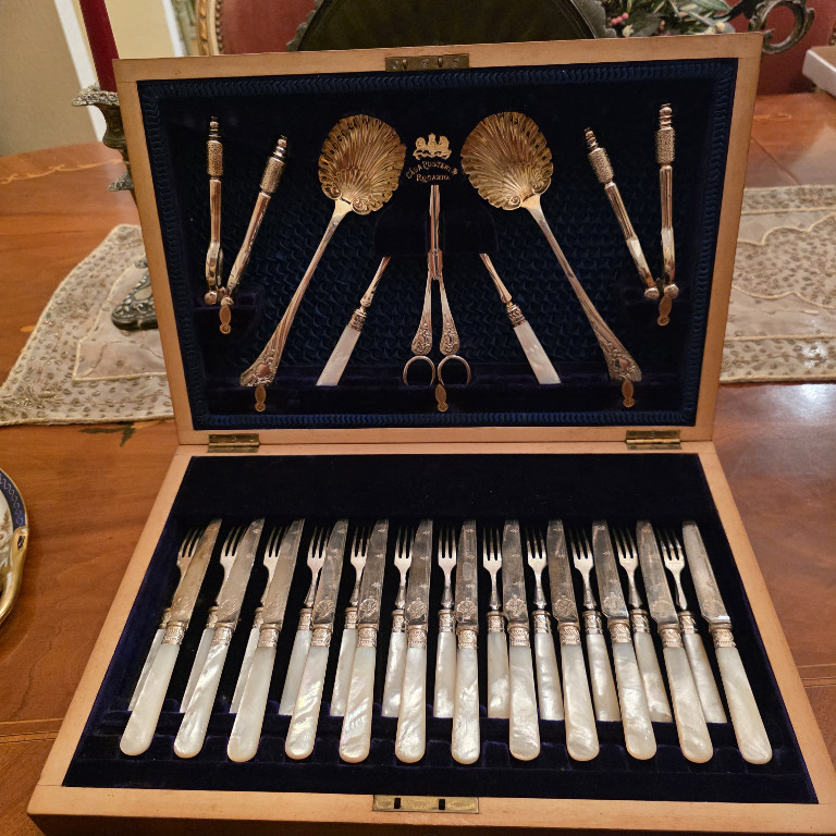 Silver-plated and mother-of-pearl dessert service set for 12 by Sheffield makers