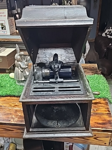 Edison Amberola 30 cylinder phonograph