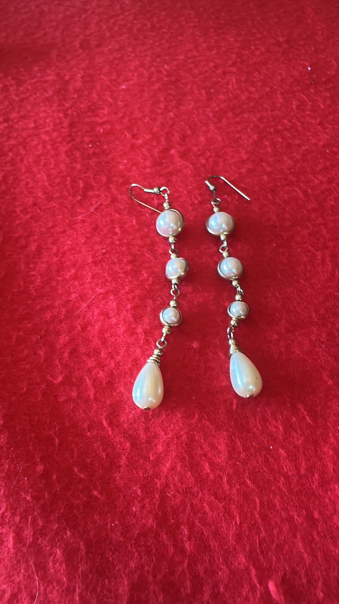 Pearl and silver dangle earrings