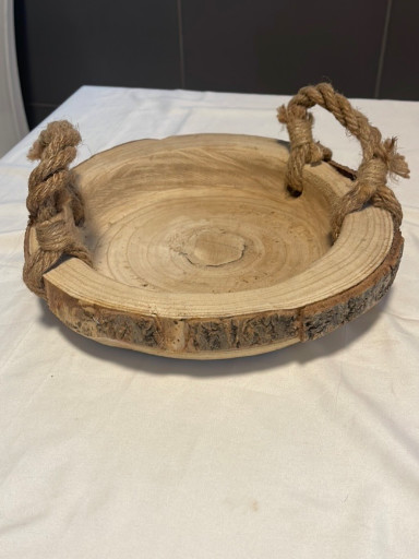 Plateau décoratif en bois naturel avec écorce et poignées en corde de jute
