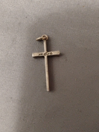 Sterling silver cross pendant
