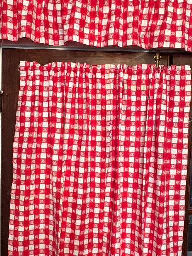 Cotton gingham check café curtains with valance in red and white