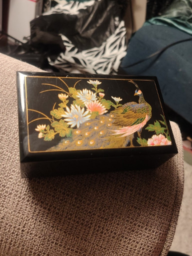 Lacquered wooden jewelry box with peacock and floral motif
