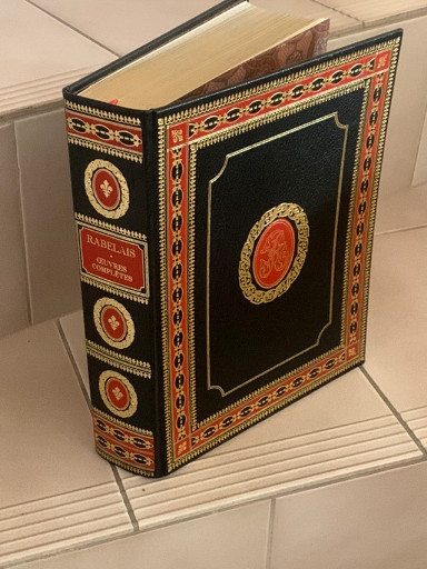 Livre relié de luxe 'Œuvres Complètes de Corneille' publié par les Éditions Famot