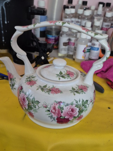 Bone china teapot with floral rose decoration, style 6304, by Arthur Wood England