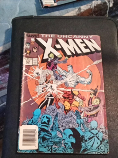 Comic book 'The Uncanny X-Men' #229 published by Marvel Comics
