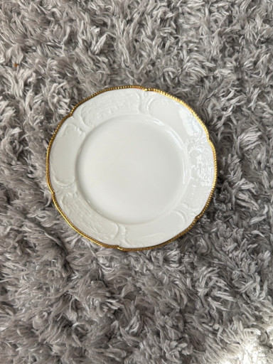 Porcelain dinner plate from the 'Michelle' pattern by Rosenthal Continental, Sanssouci shape