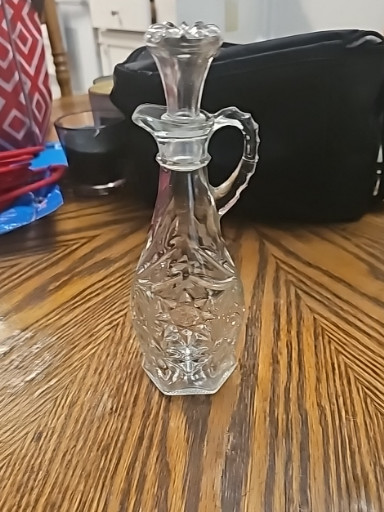 Pressed glass cruet with stopper in 'Star of David' pattern by Anchor Hocking