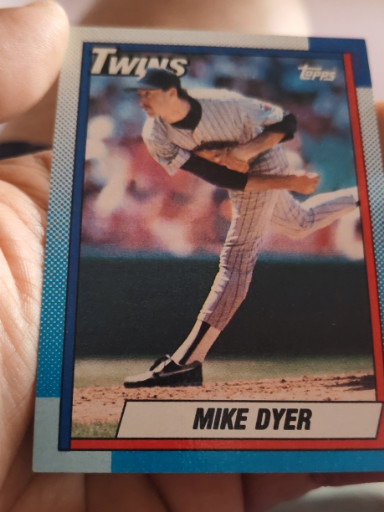 Tarjeta de béisbol de 1990 Topps #576 'Mike Dyer RC' de los Minnesota Twins