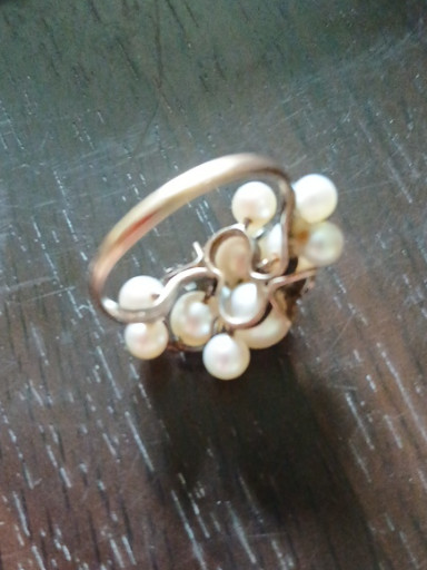 14K yellow gold ring with Akoya pearl cluster