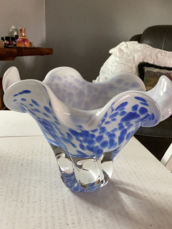 Art glass handkerchief vase with blue spatter decoration by Royal Gallery Poland
