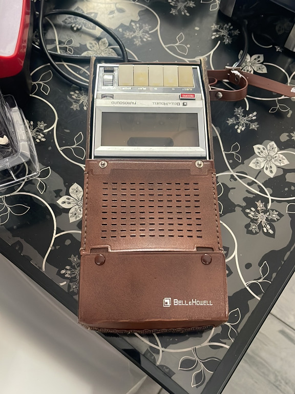 Magnétophone à cassette vintage Bell & Howell modèle 450A