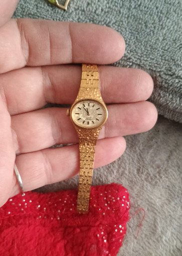 Gold-tone quartz ladies' cocktail watch by Seiko