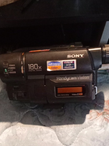 Sony Handycam CCD-TRV16 Video8 camcorder with NightShot feature