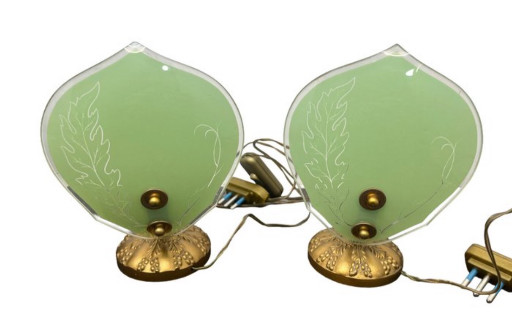 Coppia di lampade da tavolo in vetro di Murano verde a forma di foglia con base in ottone dorato, anni '20