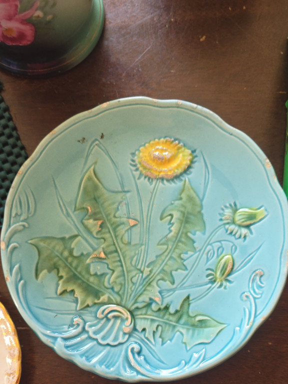 Majolica ceramic plate with dandelion design by Zell Baden
