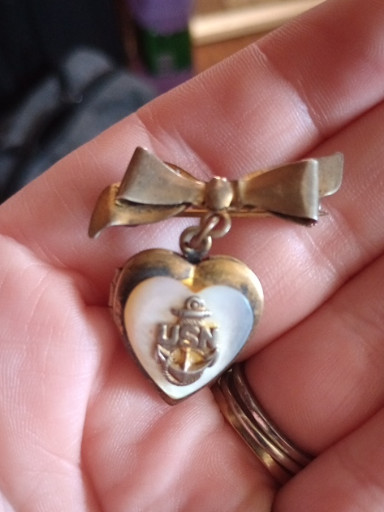 Gold-filled WWII-era USN sweetheart locket pin with mother-of-pearl heart and anchor emblem