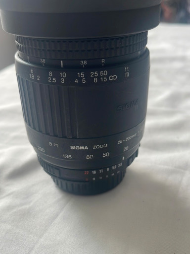 Objectif zoom Sigma 28-200mm f/3.8-5.6 pour monture Pentax-K