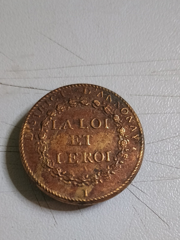 Bottone in rame con iscrizione 'LA LOI ET LE ROI'