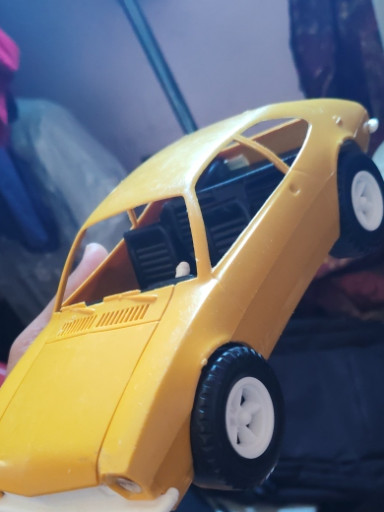 Modelo de juguete de plástico del Ford Pinto de los años 70, fabricado por Gay Toys