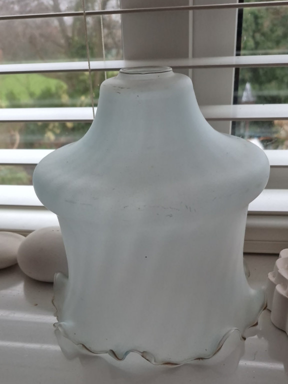 Frosted glass pendant lampshade with scalloped edge