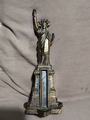 Cast metal souvenir replica of the Statue of Liberty with thermometer