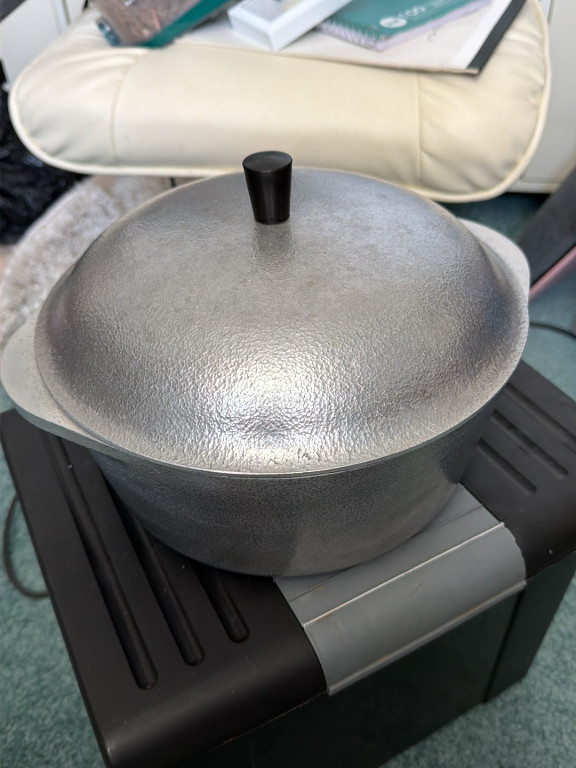 Vintage hammered aluminum Dutch oven with lid by Club Aluminum