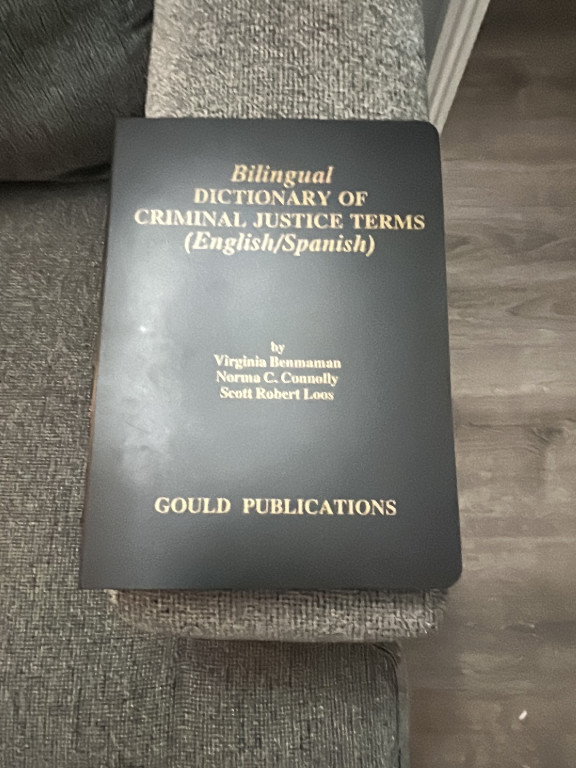 Libro 'Bilingual Dictionary of Criminal Justice Terms (English/Spanish)' publicado por Gould Publications
