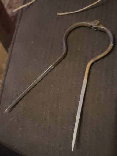 Brass and steel single-handed navigation divider