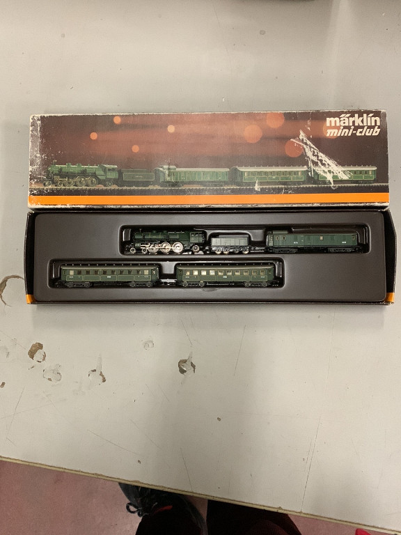 Train miniature Märklin mini-club 8102 'Train Express Bavarois' avec locomotive à vapeur S3/6 et voitures de passagers