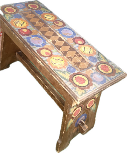 Panca decorativa in legno dipinto a mano con motivi geometrici e floreali